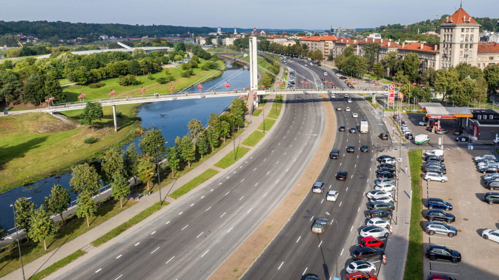 Karaliaus Mindaugo prospekto asfalto dangą atnaujino greičiau nei planuota